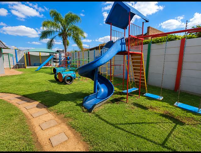 4 BEDROOM FREEHOLD FOR SALE IN WELTEVREDEN PARK
